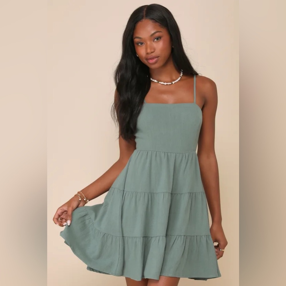 Lulu’s Make a Day of It Green Cutout Tiered
Mini Dress